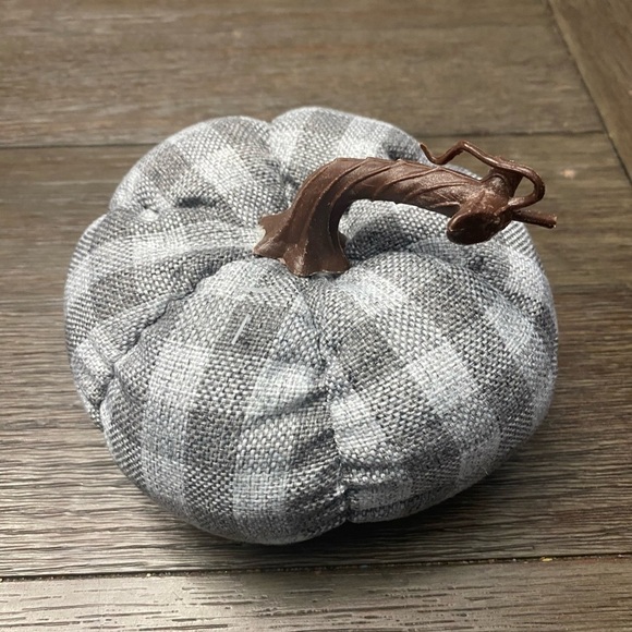 New Small 5” Grey Plaid Cotton Fabric Stuffed Pumpkin W/  Stem Fall Farmhouse - Picture 1 of 5